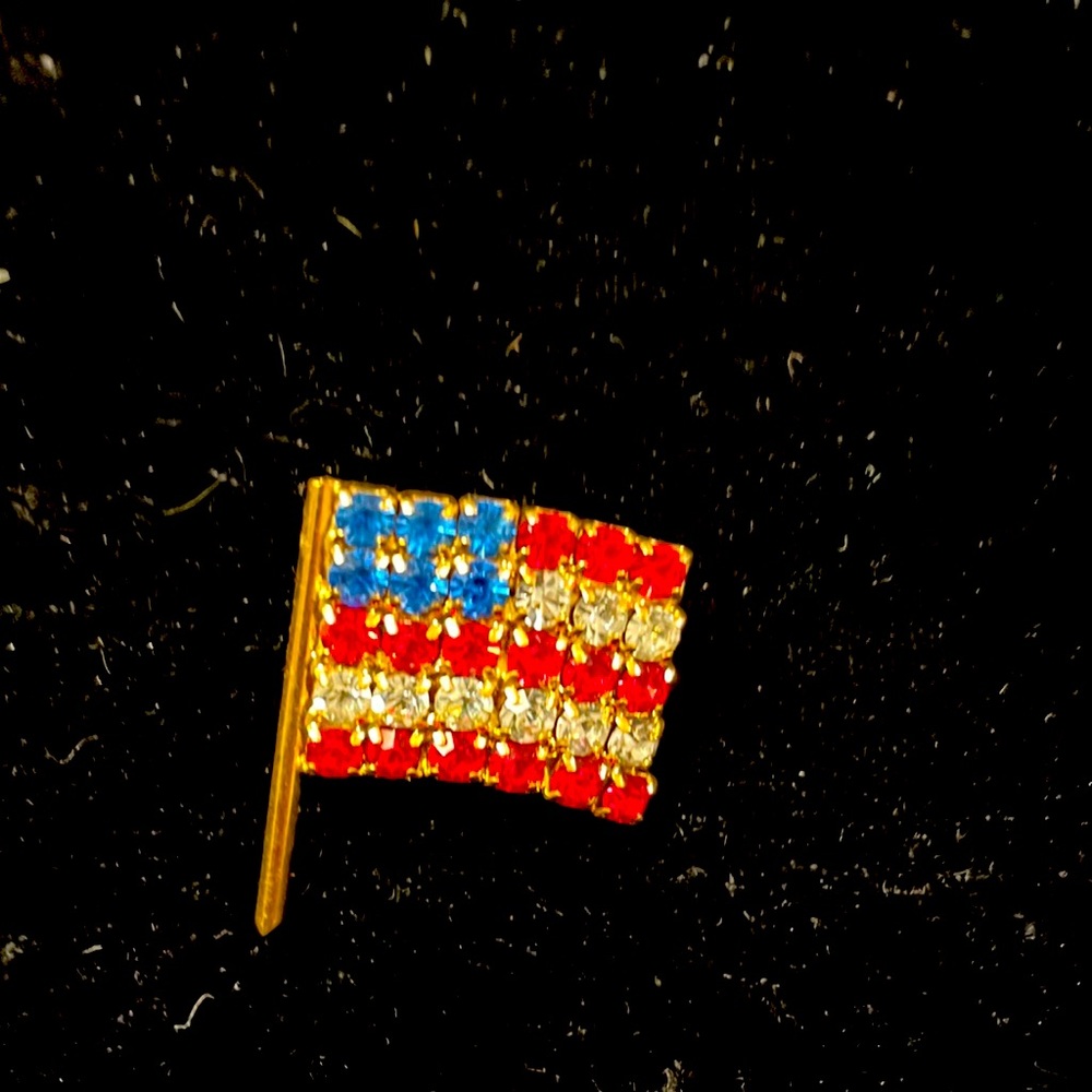 Small American flag pin